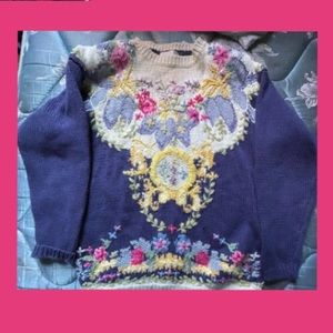 2/$30💚beautiful embroidery pullover